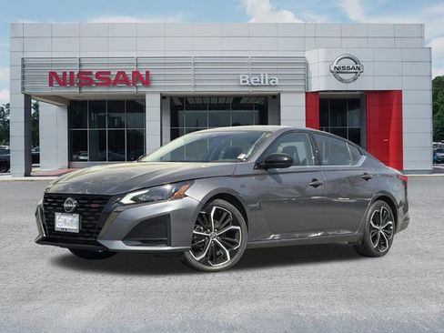 Used 2024 Nissan Altima 2.5 SR FWD image 1