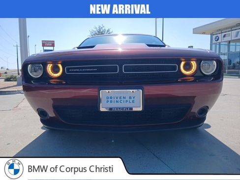 Used 2020 Dodge Challenger SXT image 2