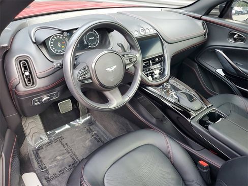 Used 2024 Aston Martin DBX 707 image 4