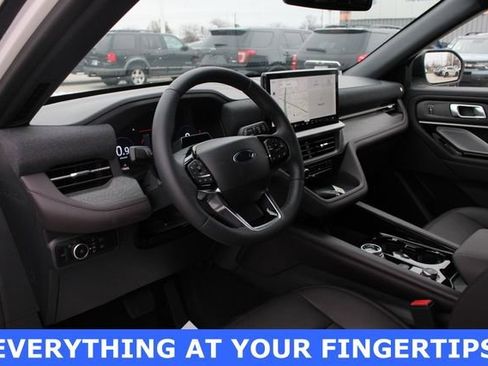 New 2026 Ford Explorer Platinum AWD/4WD image 2