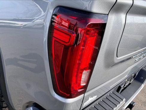 Used 2024 GMC Sierra 1500 AT4 w/ AT4 Carbonpro Edition image 26