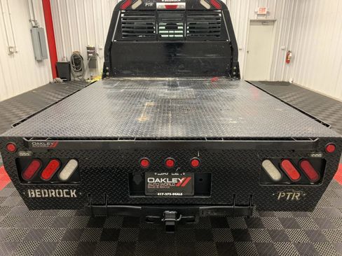 Used 2022 Ford F250 XL w/ Power Equipment Group image 3