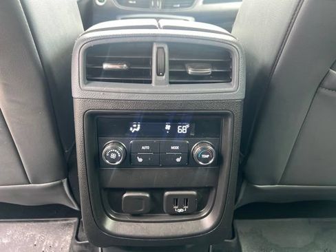 Used 2020 Buick Envision Essence FWD image 19