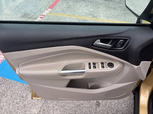 Used 2015 Ford Escape SE FWD image 20