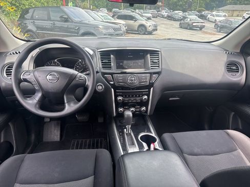 Used 2018 Nissan Pathfinder S FWD image 12