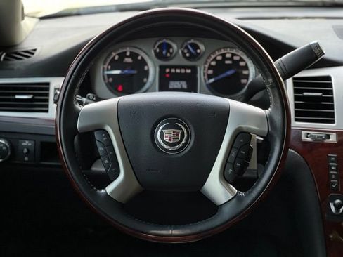 Used 2013 Cadillac Escalade Premium AWD/4WD image 33