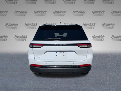 Used 2022 Jeep Grand Cherokee Altitude image 8