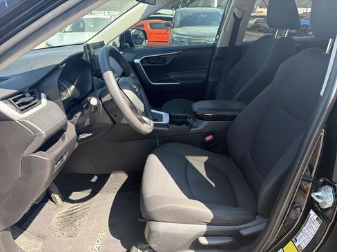 Used 2021 Toyota RAV4 LE FWD image 15