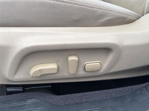 Used 2017 Subaru Legacy 2.5i Premium image 17