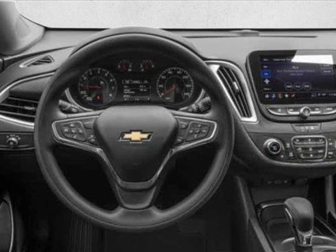 Used 2023 Chevrolet Malibu LT image 9