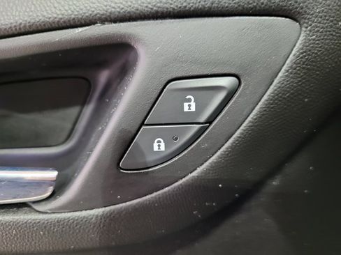 Used 2021 Chevrolet Equinox LT w/ LPO, Floor Liner Package image 45