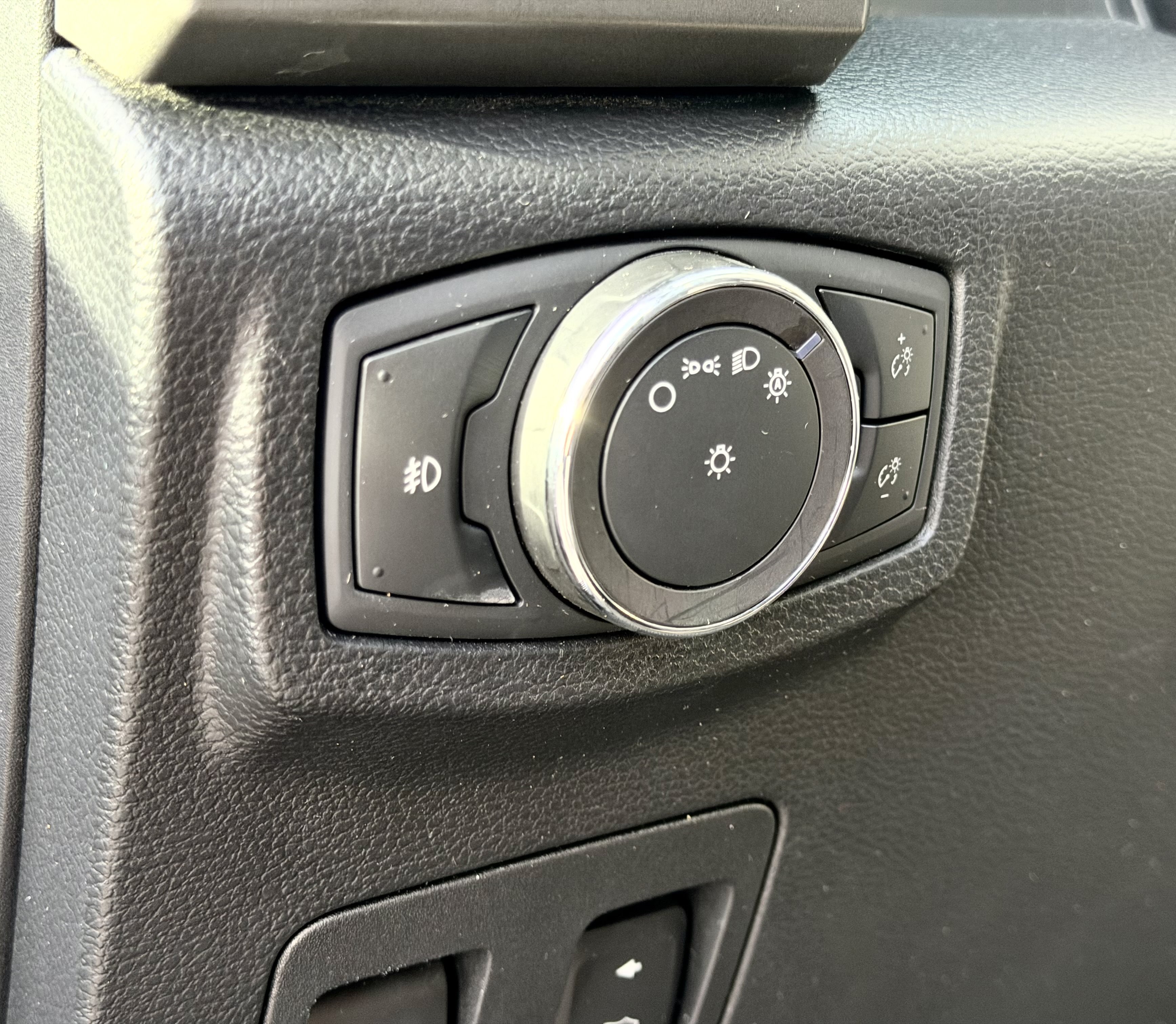 Used 2019 Ford Expedition XLT w/ Equipment Group 202A RWD image 35