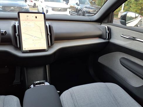 New 2025 Volvo EX30 Ultra w/ Protection Package Premier image 14