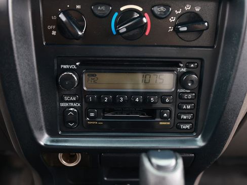 Used 2001 Toyota 4Runner SR5 image 29