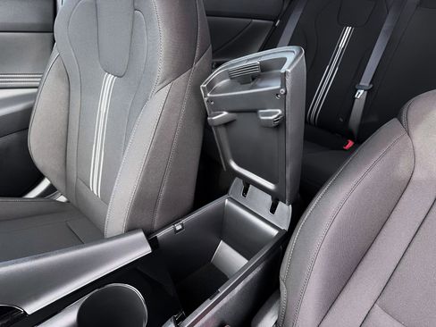 New 2026 Hyundai Elantra Sport FWD image 18