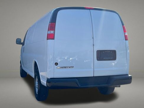 Used 2019 Chevrolet Express 2500 Extended w/ Driver Convenience Package RWD image 3