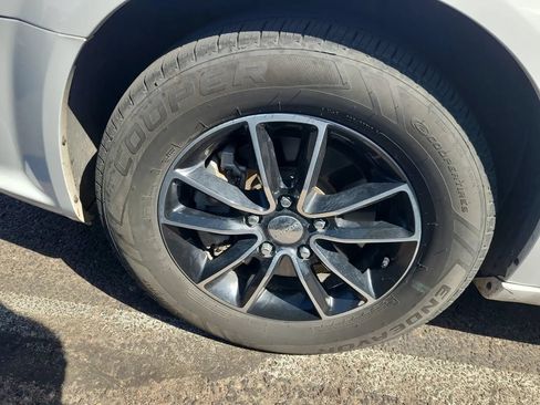 Used 2018 Dodge Grand Caravan SE FWD image 12
