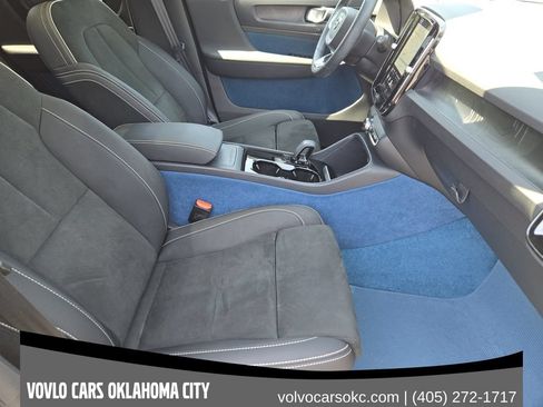 Certified 2023 Volvo XC40 Recharge Ultimate AWD/4WD image 12