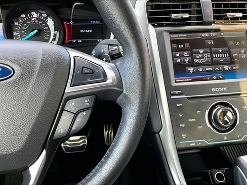 Used 2015 Ford Fusion Titanium image 24