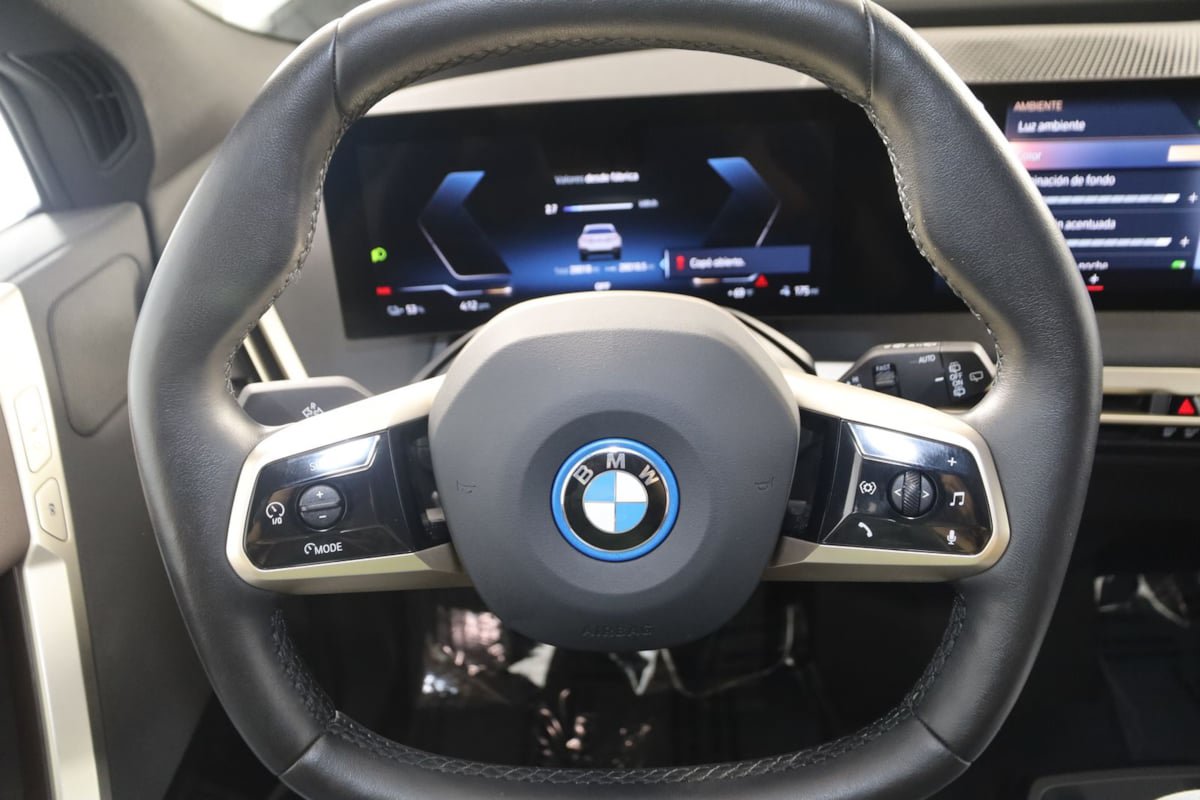 Used 2023 BMW iX xDrive50 AWD/4WD image 42