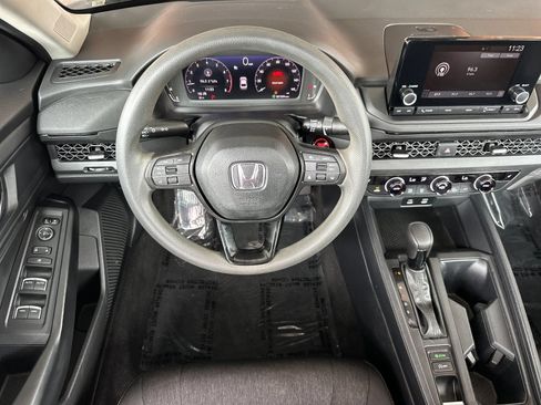 Used 2023 Honda Accord EX image 17