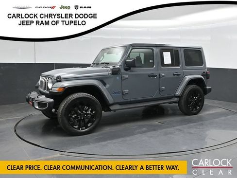 Used 2025 Jeep Wrangler Unlimited Sahara AWD/4WD image 1