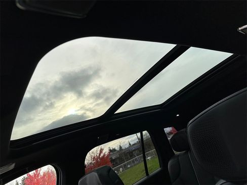 Used 2026 Cadillac Vistiq Sport image 24