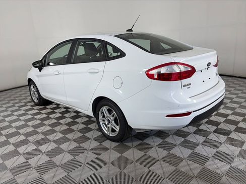 Certified 2019 Ford Fiesta SE w/ Cold Weather Package FWD image 5