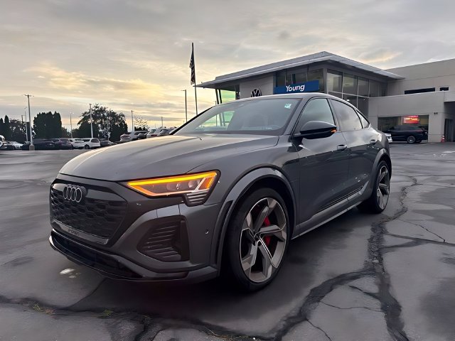 Used 2024 Audi SQ8 e-tron Premium Plus w/ Black Optic Package AWD/4WD image 28