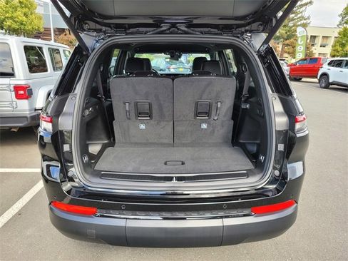 New 2025 Jeep Grand Cherokee L Altitude image 16