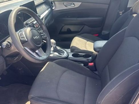 Used 2023 Kia Forte LXS FWD image 5