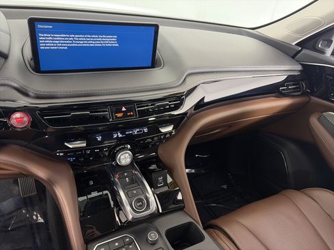 Used 2022 Acura MDX SH-AWD w/ Advance Package image 4