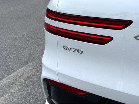New 2026 Genesis GV70 2.5T Select image 40