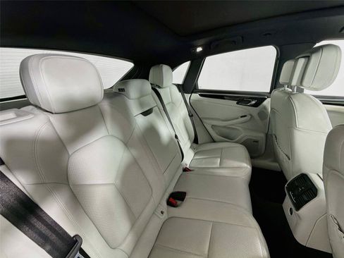 Certified 2023 Porsche Macan S w/ Premium Package Plus AWD/4WD image 27