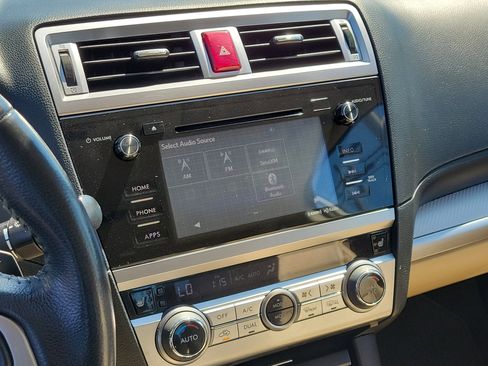 Used 2017 Subaru Legacy 2.5i Premium image 29