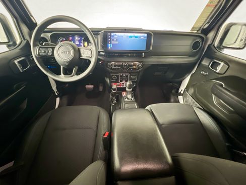 Used 2024 Jeep Wrangler Unlimited Rubicon 4xe AWD/4WD image 28