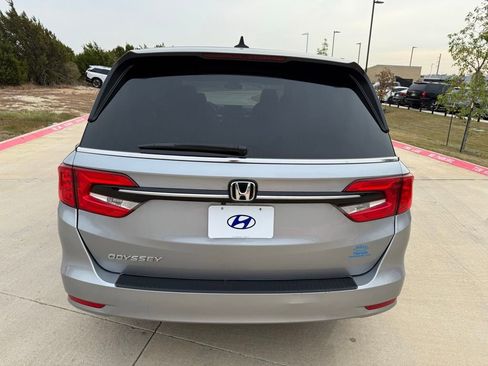 Used 2023 Honda Odyssey EX-L image 6