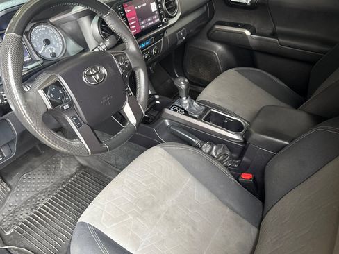 Used 2021 Toyota Tacoma TRD Off-Road AWD/4WD image 9