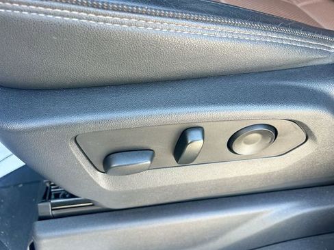 Used 2023 Chevrolet Silverado 1500 High Country w/ High Country Premium Package image 16