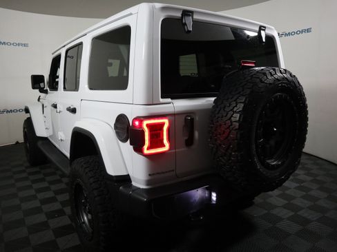 Used 2021 Jeep Wrangler Unlimited Sahara AWD/4WD image 9