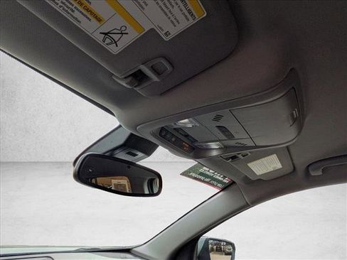 Used 2024 GMC Terrain SLT image 20