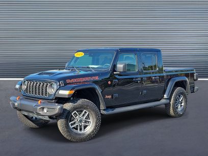 Used 2025 Jeep Gladiator Mojave w/ Convenience Group