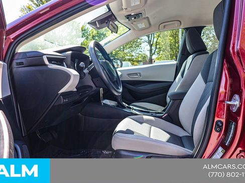 Used 2025 Toyota Corolla LE FWD image 18