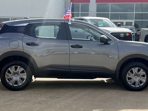 Used 2025 Nissan Kicks S FWD image 5