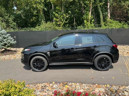 New 2025 Mitsubishi Outlander Sport LE image 2