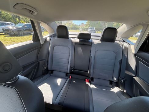 Used 2025 Volkswagen Jetta SE image 37