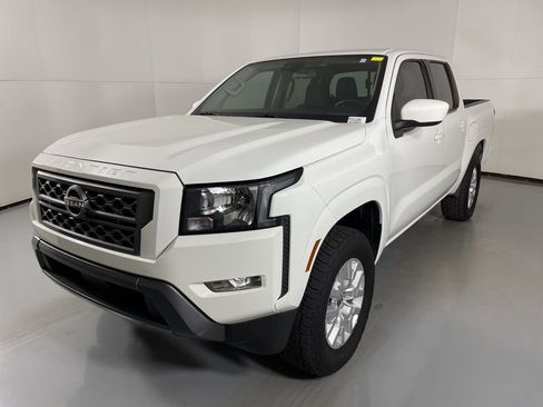 Used 2024 Nissan Frontier SV w/ SV Convenience Package image 4