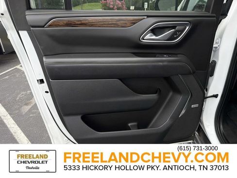 Used 2024 Chevrolet Suburban Premier AWD/4WD image 15