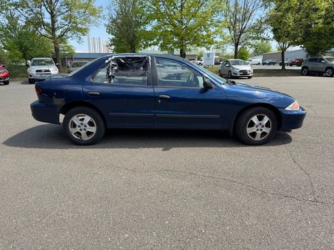 Used 2001 Chevrolet Cavalier LS w/ Preferred Equipment Group 2 FWD image 5