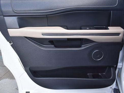 Used 2023 Ford Expedition Max XLT image 38